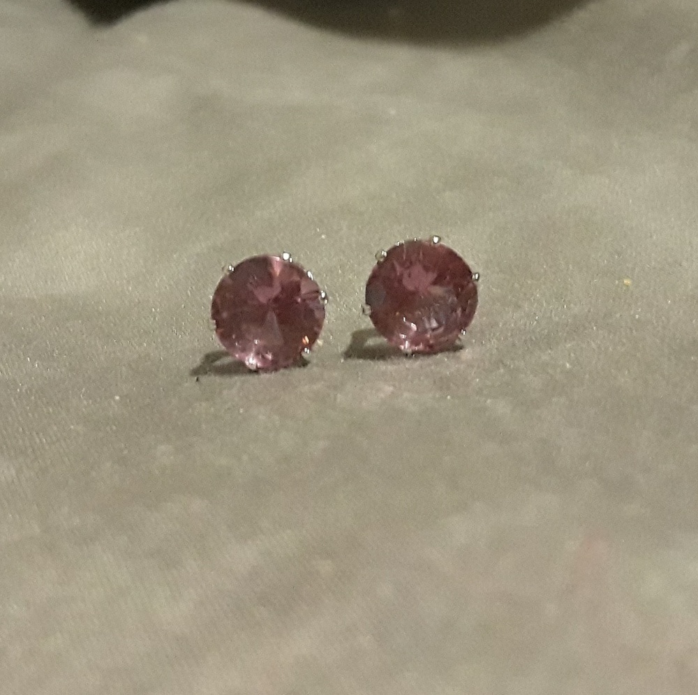 🆕️ Sparkling Purple CZ Stud Earrings!